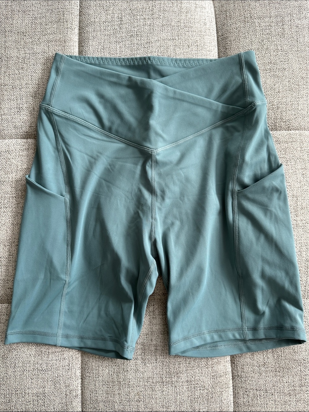 Women’s High-Waist Athletic Shorts in Teal